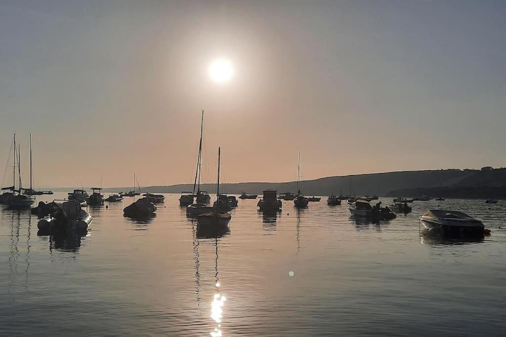 Arvonia Sleeps 7, Sea Views, Dog Friendly Villa New Quay  Buitenkant foto